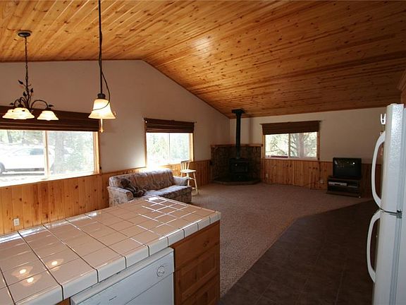 3rd image of 1553 Graphite Ln