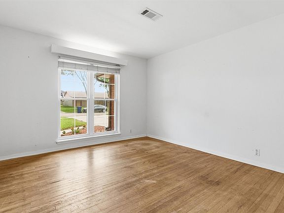 5th image of 7824 Yucca Dr