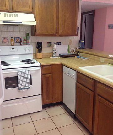 3rd image of 123 E Amberjack St