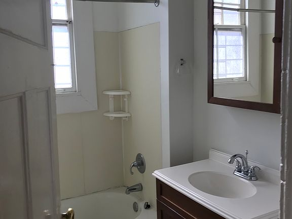 3rd image of 4517 Palmyra St #4517