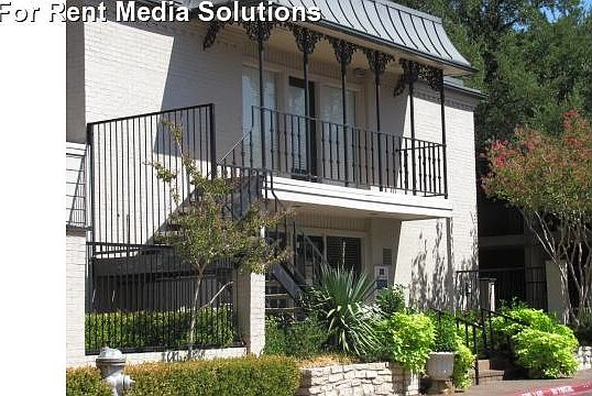 2nd image of 2532 Ridgmar Blvd APT 2