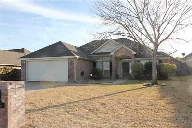 1st image of 2419 Kingsbury Dr