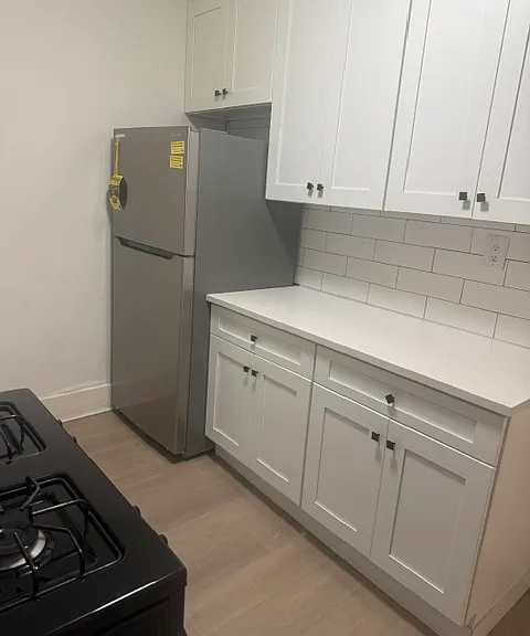 900 Summit Ave #8 — Photo 8