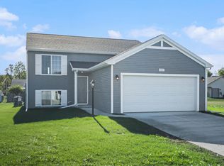 387 Pinery Ln, Fremont, MI