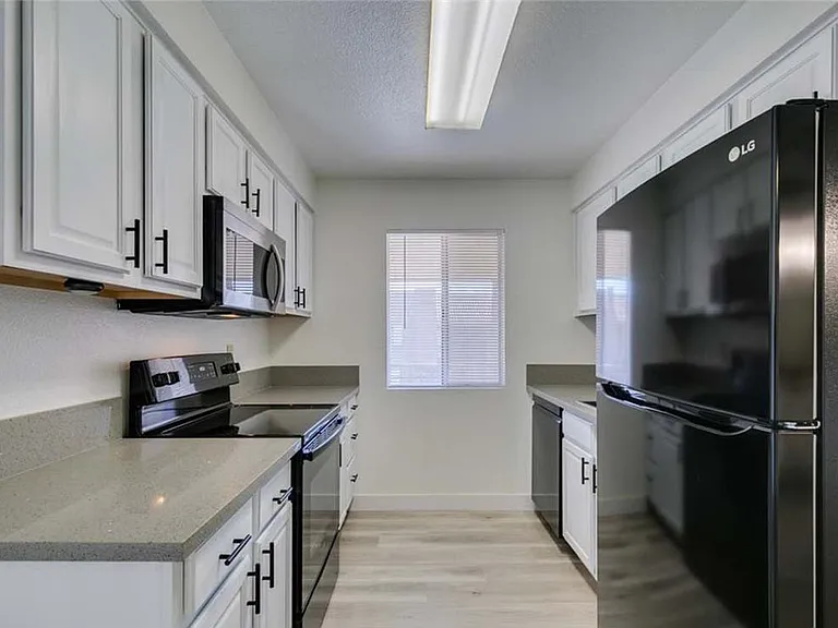 5260 River Glen Dr #268 — Photo 17