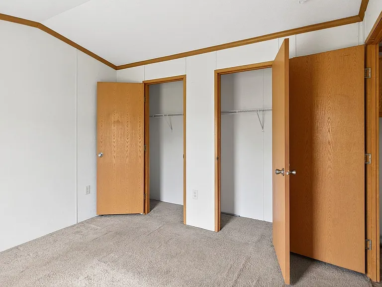 15 W Redwood Ave — Photo 18