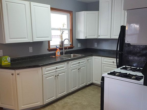 4th image of 1003 Urana Ave