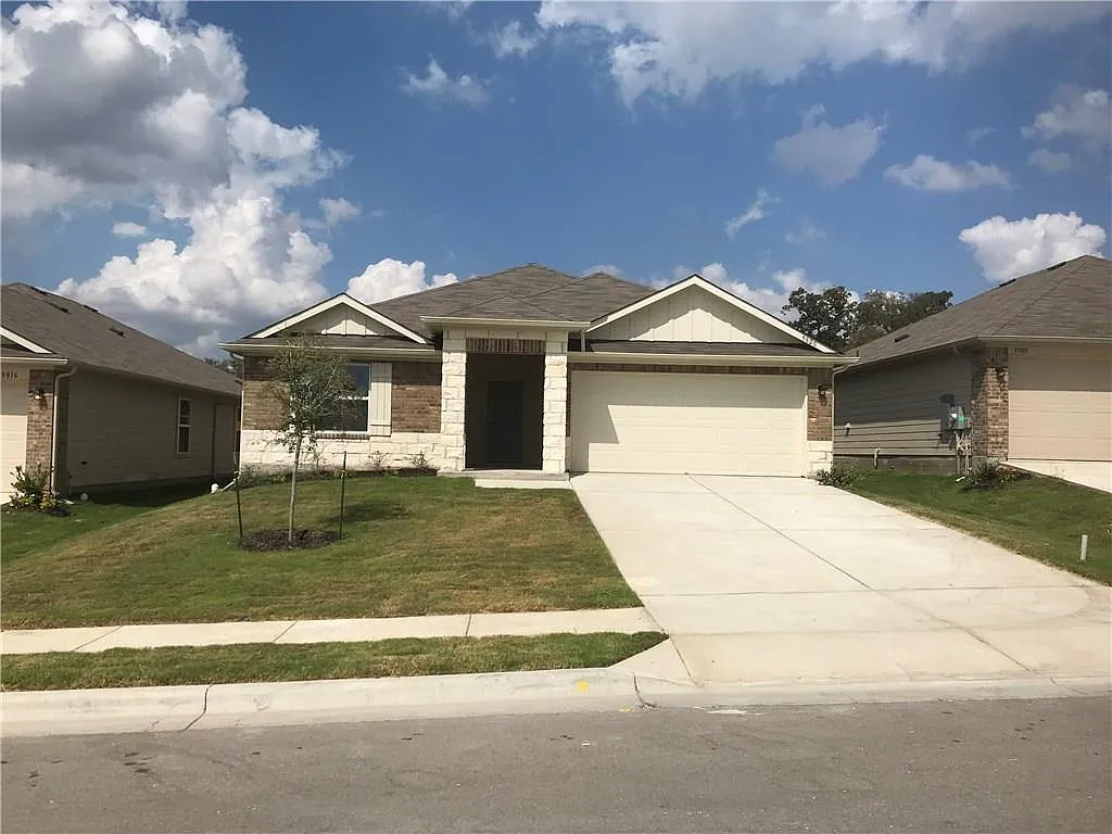 4 bed, 1702 sqft, $2,050 — Photo 1