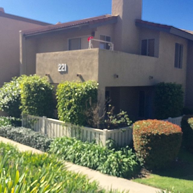 1st image of 221 Oak Leaf Dr #102