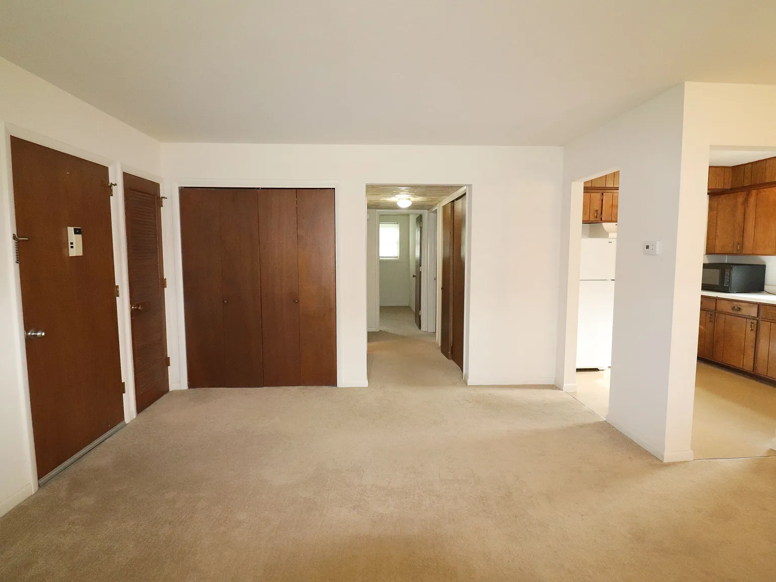 2 bed, 2100 sqft, $1,275 — Photo 3