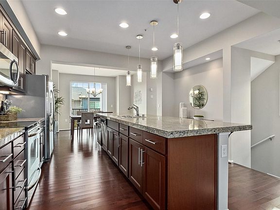 4th image of 10372 156th Pl NE APT 102