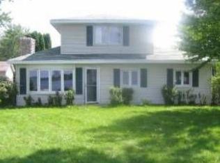 450 Lafayette Ave, Shorewood, MN 55331