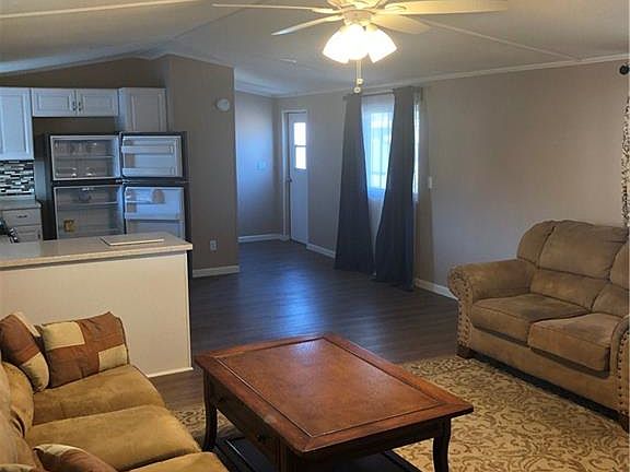 5th image of 820 Swan Dr