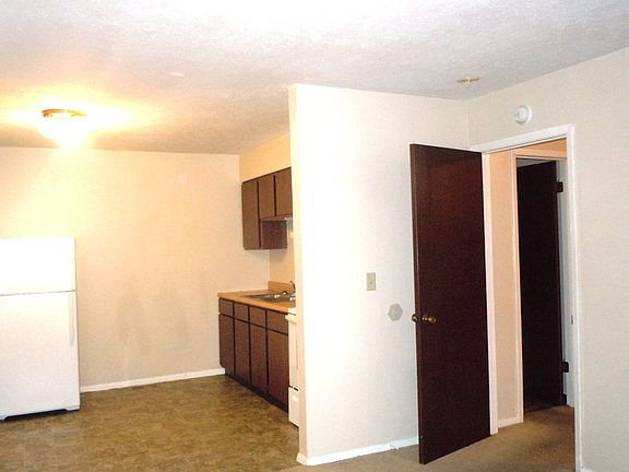 3rd image of 840 Patty Dr APT F