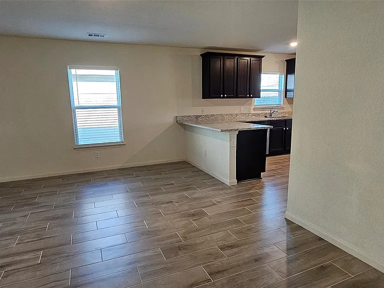 161 Allington Cir — Photo 9