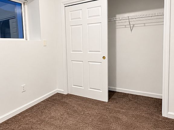 4th image of 30 Riverside Ln #B
