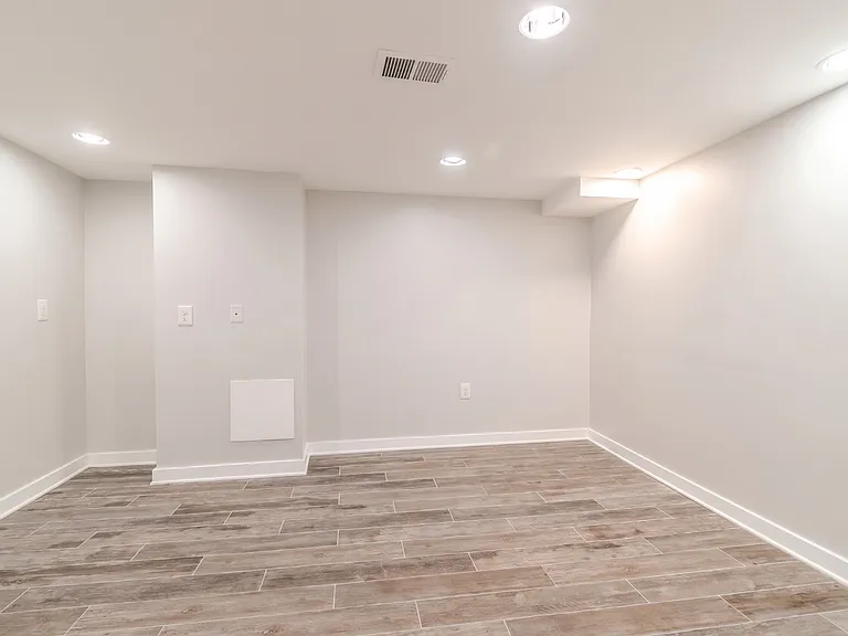 3224 N Altadena Ave — Photo 10