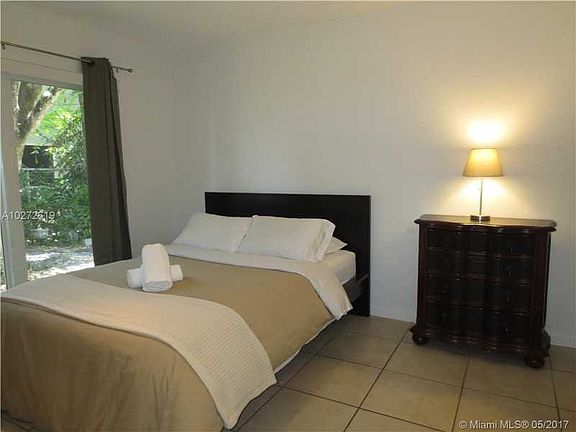3rd image of 3239 W Trade Ave APT 01