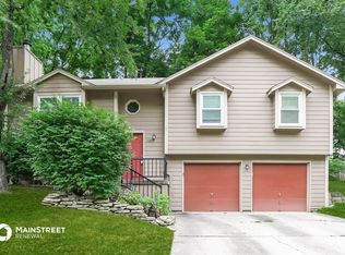 1267 NE Tudor Rd, Lees Summit, MO 64086