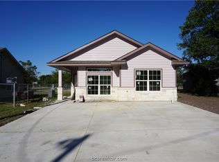510 W 15th St W, Bryan, TX 77803
