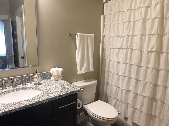 5th image of 936 22nd Ave E #6