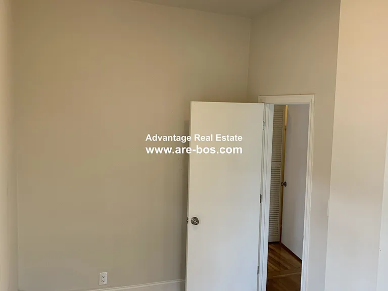 15 Harding St #2 — Photo 4