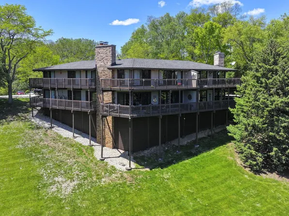 940 Alpine DRIVE #01, Fontana, WI 53125