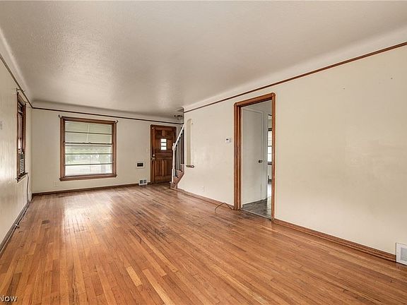5th image of 13525 Highlandview Ave