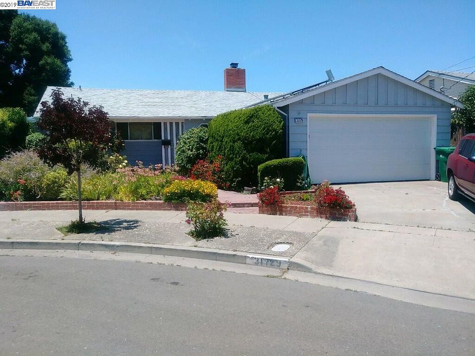 1st image of 31729 Greenbrier Ln