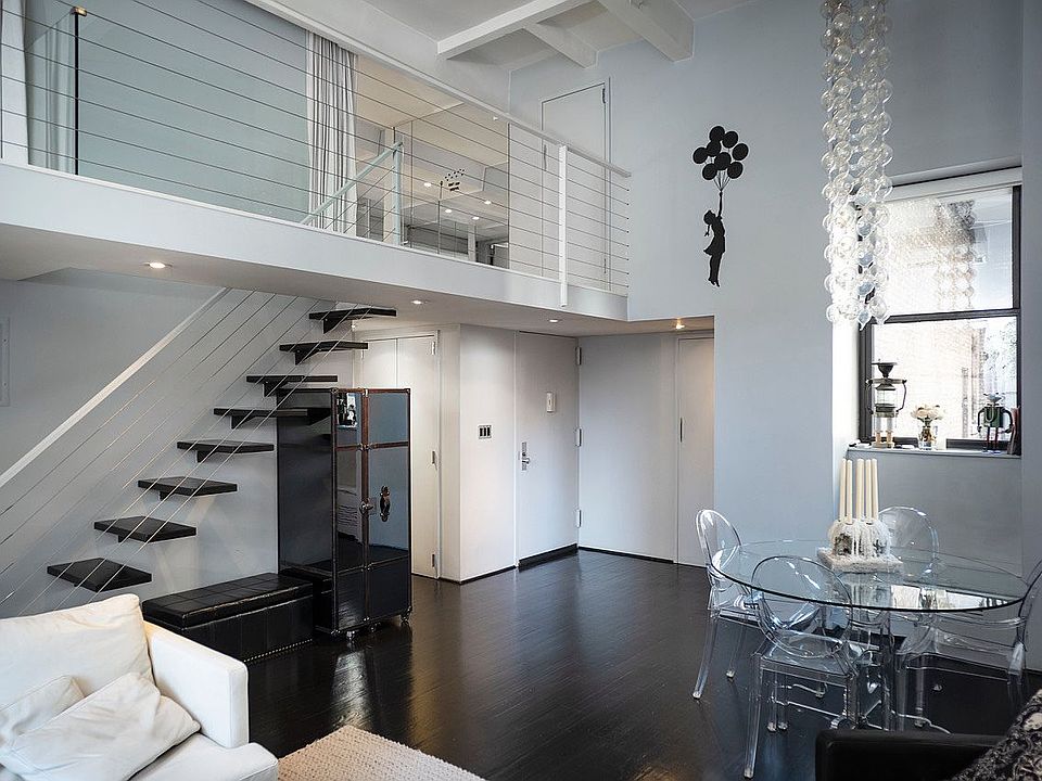 1st image of 32 W 40th St APT 10A