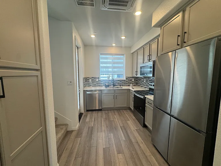 2870 Derbyline Ln — Photo 10
