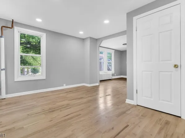 274 W Grand Ave APT 1, Rahway, NJ 07065