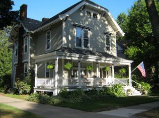 319 College Ave SE, Grand Rapids, MI 49503