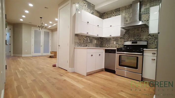 Rented by Evergreen Apartments BK | media 19