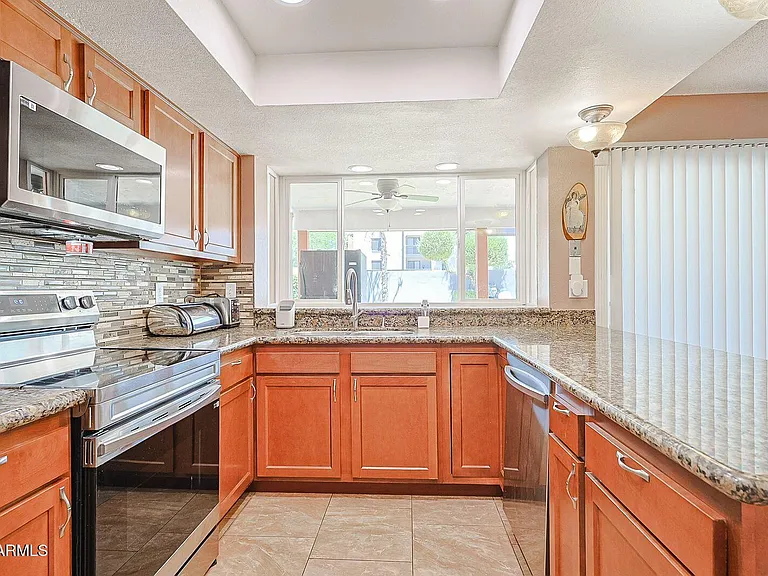 4026 W Willow Ave — Photo 9