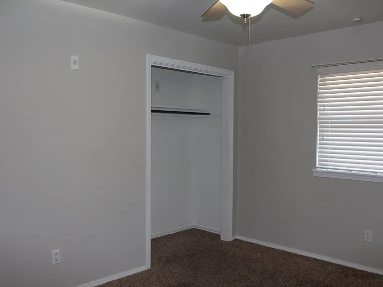 2217 Laneway Cir — Photo 19