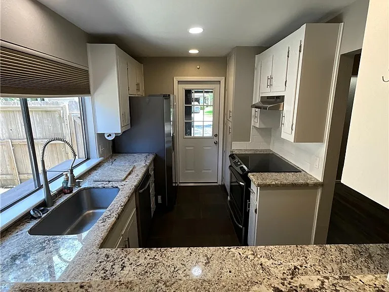 519 Rattan Dr — Photo 4