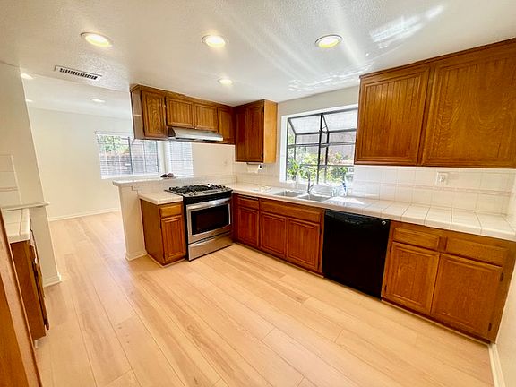 The kitchen. New sink.