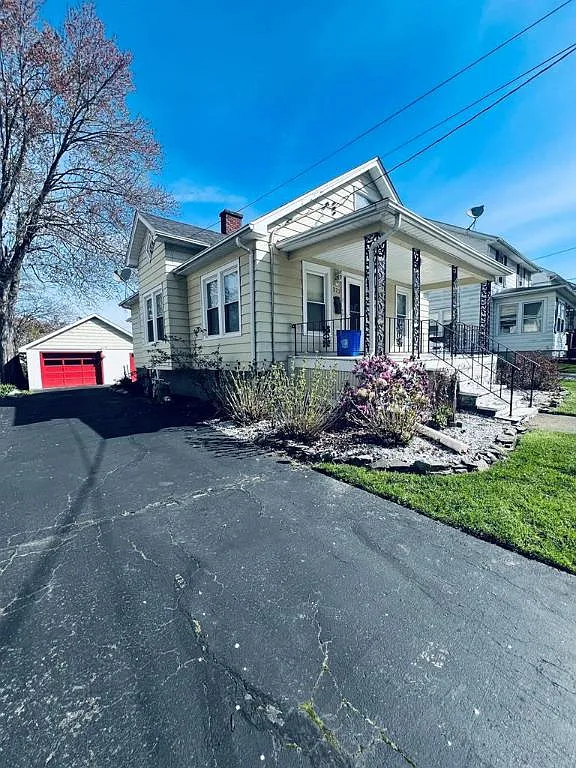 322 Fitch St photo 1