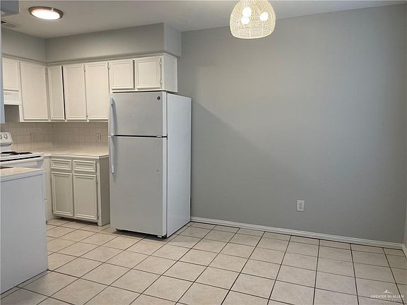 3rd image of 522 S Alton Blvd #2