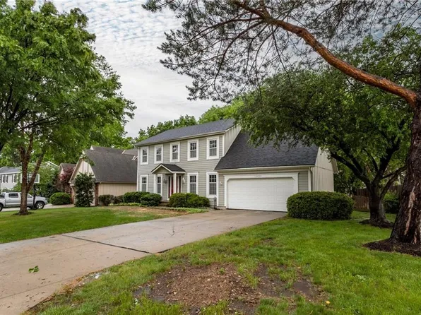 10404 Flint St, Overland Park, KS 66214