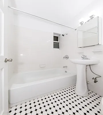 Rented by R New York | media 28