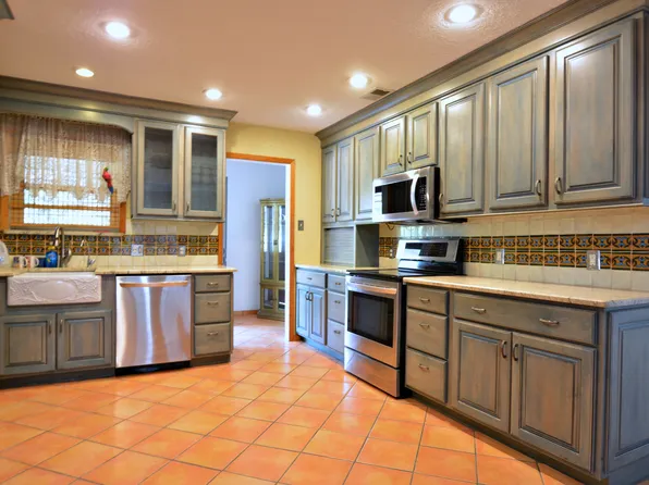 205 Floyd Golden Cir, Portales, NM 88130