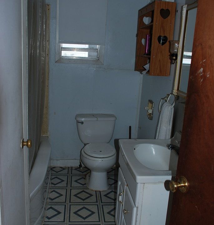 1st image of 129 Louise St