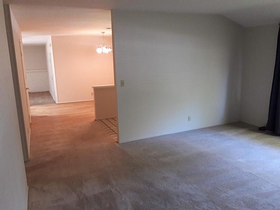 5th image of 2672 Skylark Dr