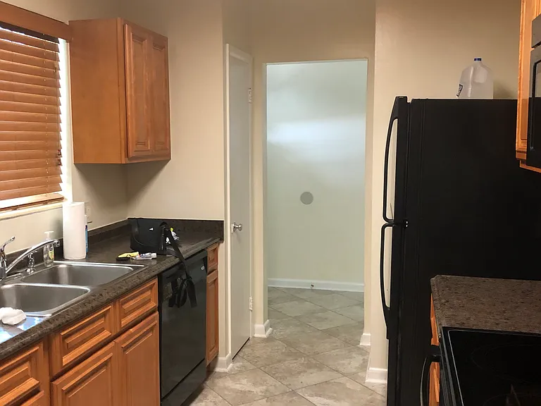 905 Espanola Way — Photo 5