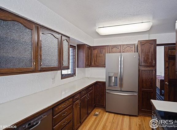 5th image of 475 Ash St