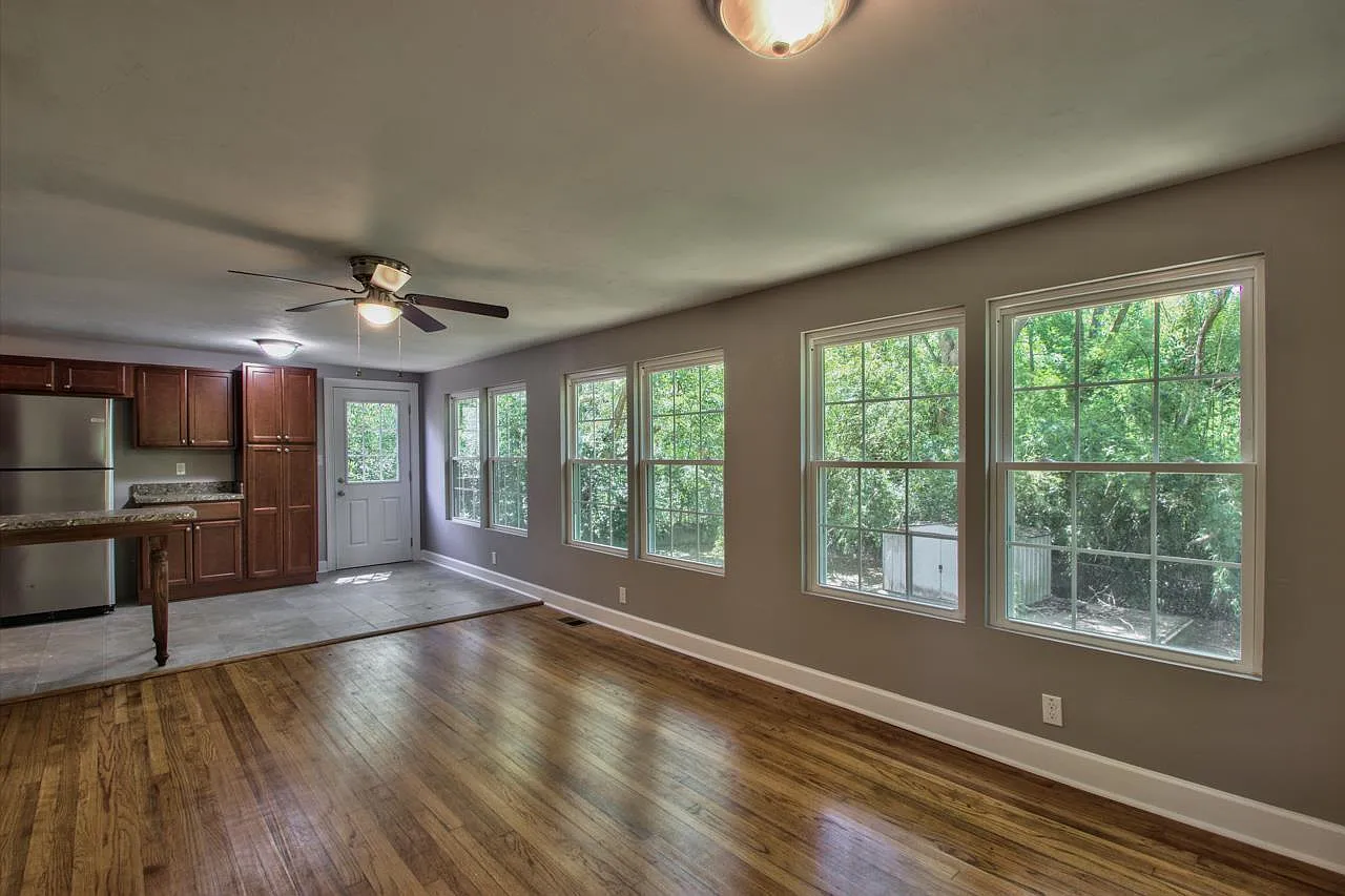 409 Perkins St — Photo 3