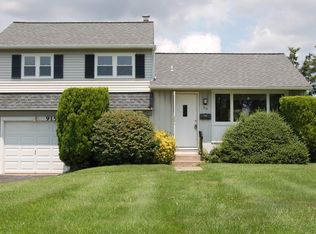 915 Walnut Rd, Warminster, PA 18974