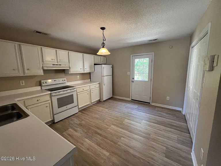 2196 Brandymill Ln — Photo 4
